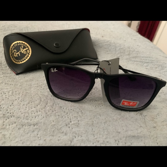 Ray-Ban Sunglasses - Picture 1 of 1